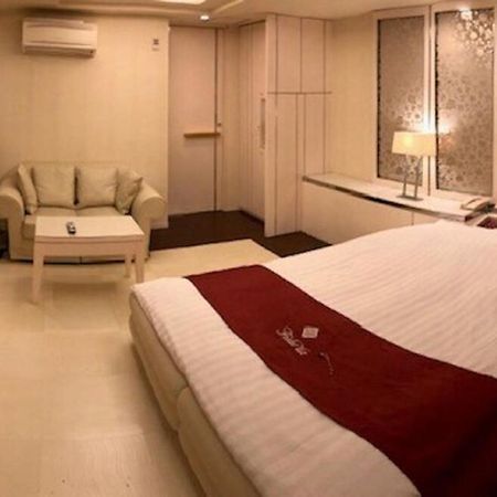 Prime Hotel Fulula プライムホテル フルーラ (Adults Only) Osaka Bagian luar foto